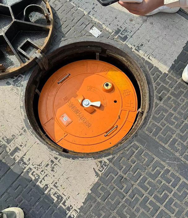 智能電子鎖井蓋：防盜告警+軌跡追蹤雙保障