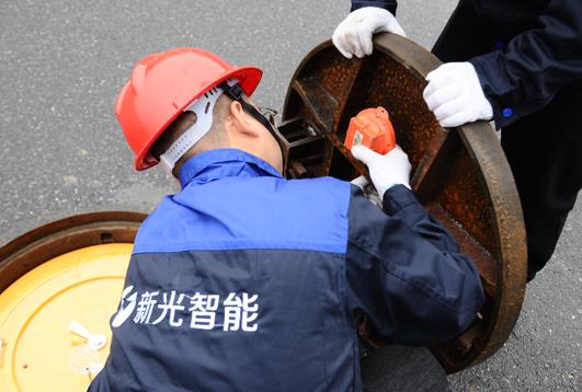 智能井蓋監控器是如何進行井蓋傾斜報警的？